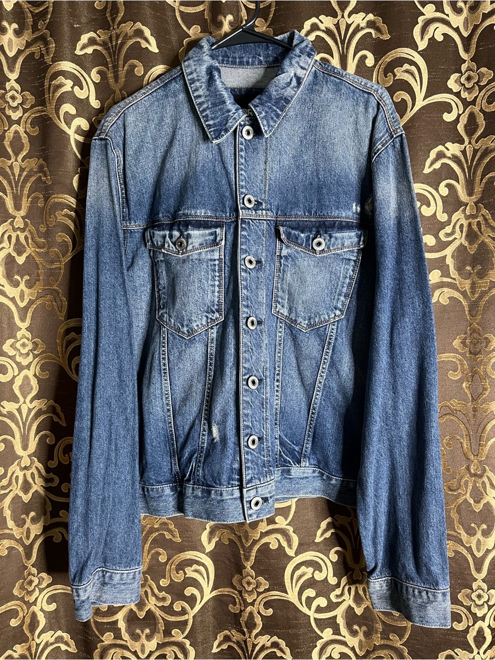 Express Men’s Classic Distressed Denim Jacket - Blue